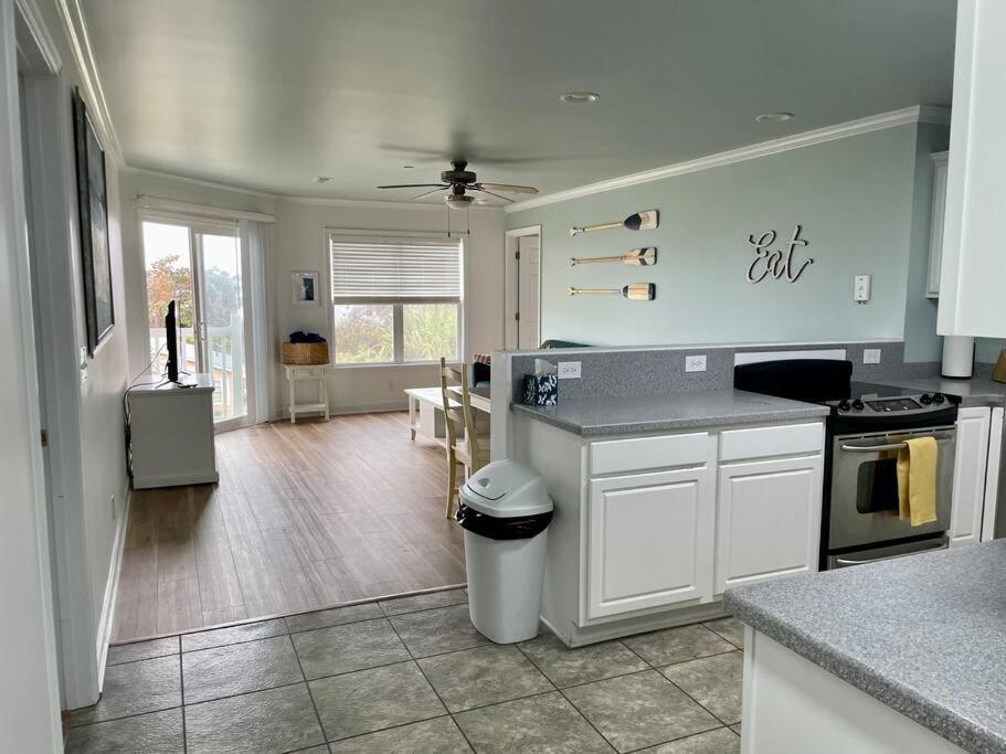 3 Bedroom Condo, Ocean Views & Short Walk To Beach! Insula Stejarilor Exterior foto