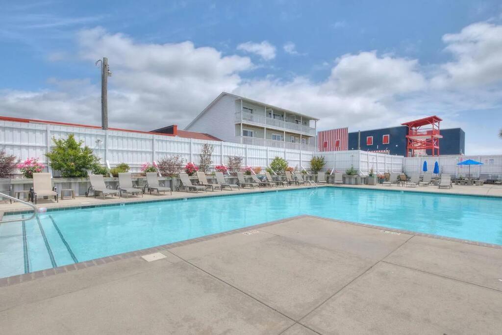 3 Bedroom Condo, Ocean Views & Short Walk To Beach! Insula Stejarilor Exterior foto
